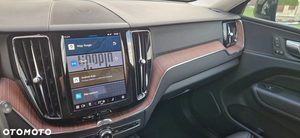 Volvo XC 60 B4 D Plus Dark - 19