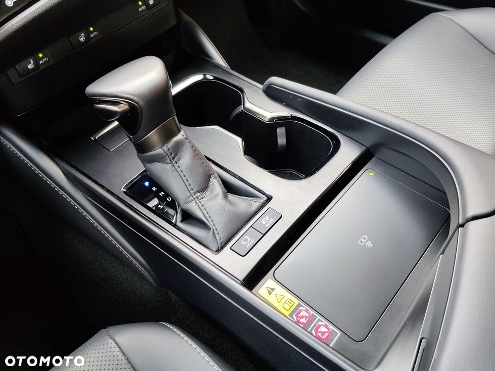 Lexus ES 300h Business Edition - 25