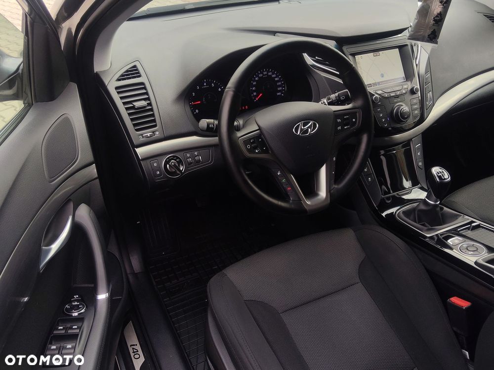 Hyundai i40 Kombi 2.0 Premium - 25