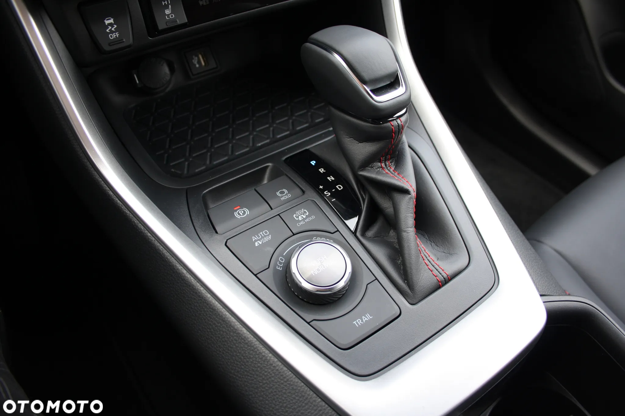 Suzuki Across 2.5 Plug-in Hybrid Elegance 4WD CVT - 17