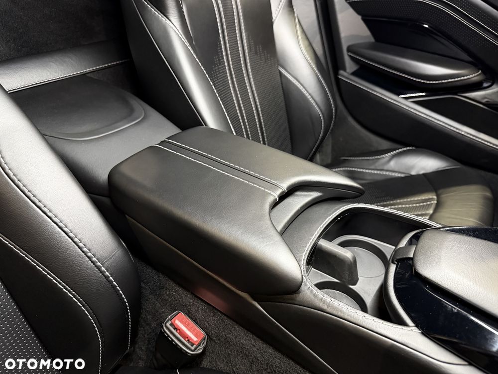 Aston Martin Vantage - 28