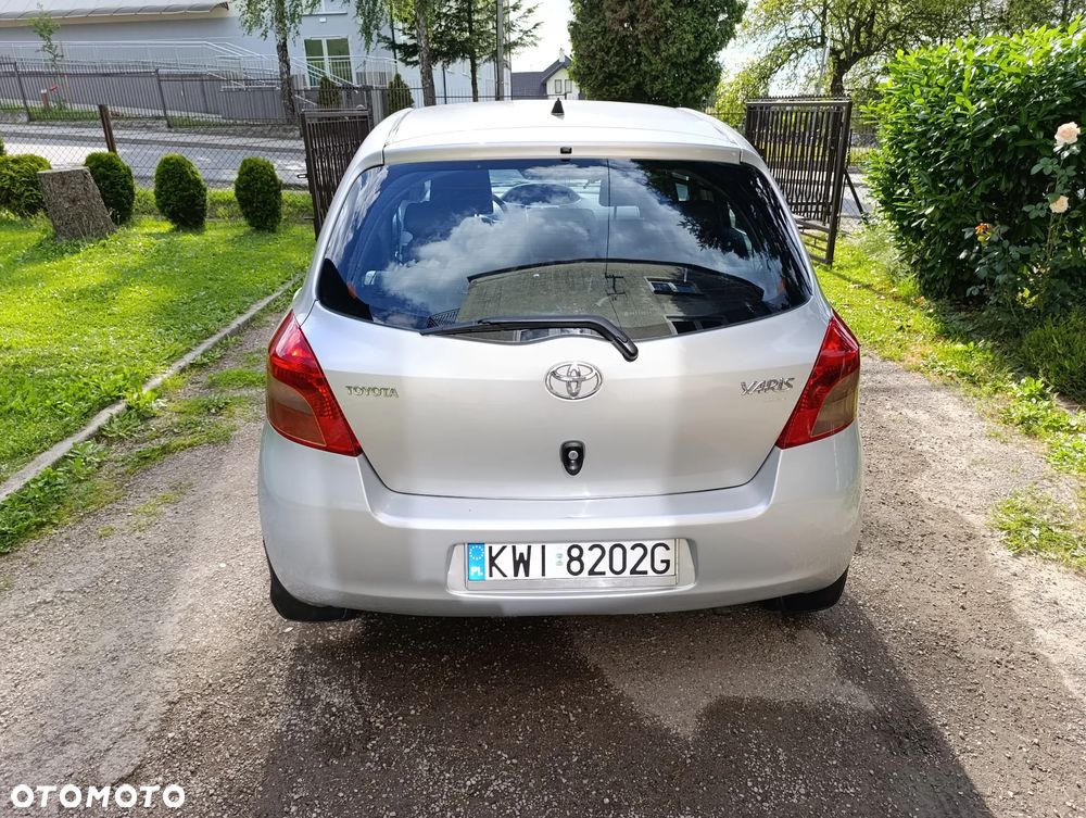Toyota Yaris 1.3 Luna A/C - 4
