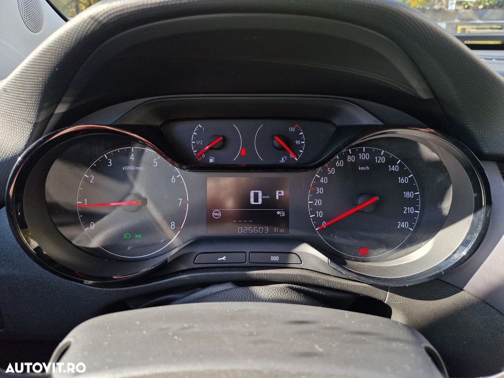 Opel Crossland - 12