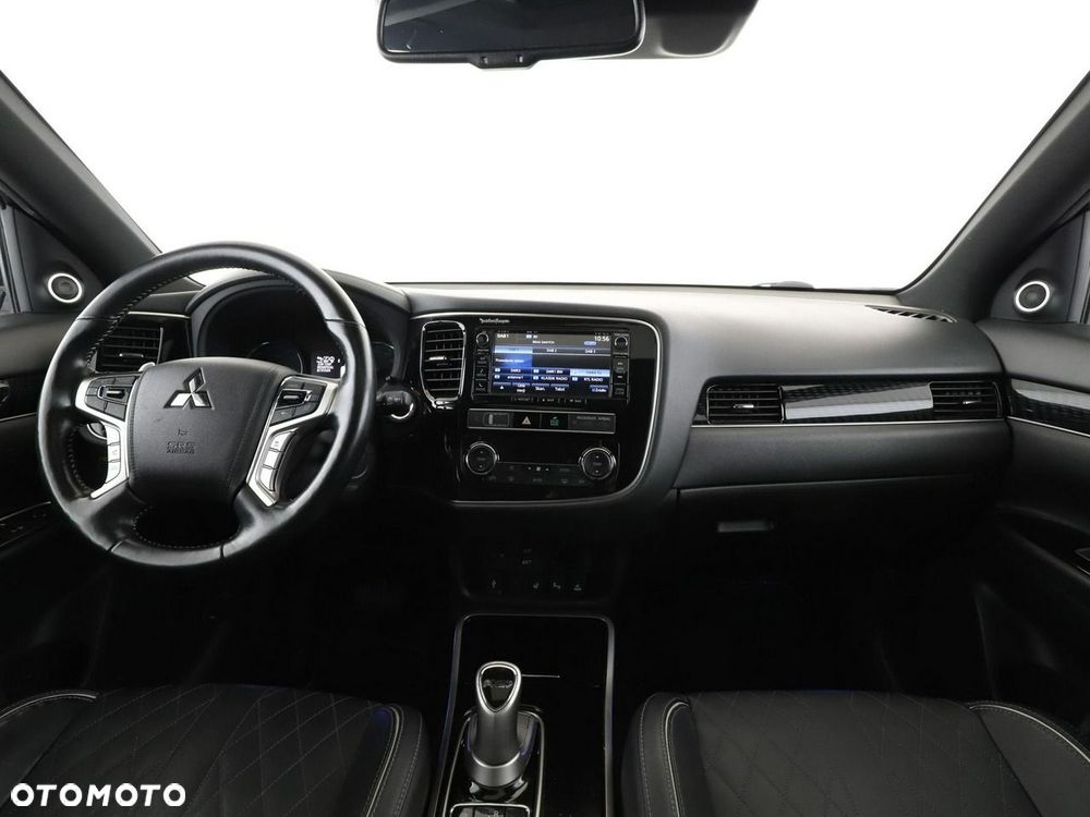 Mitsubishi Outlander 2.4 4WD Top - 16