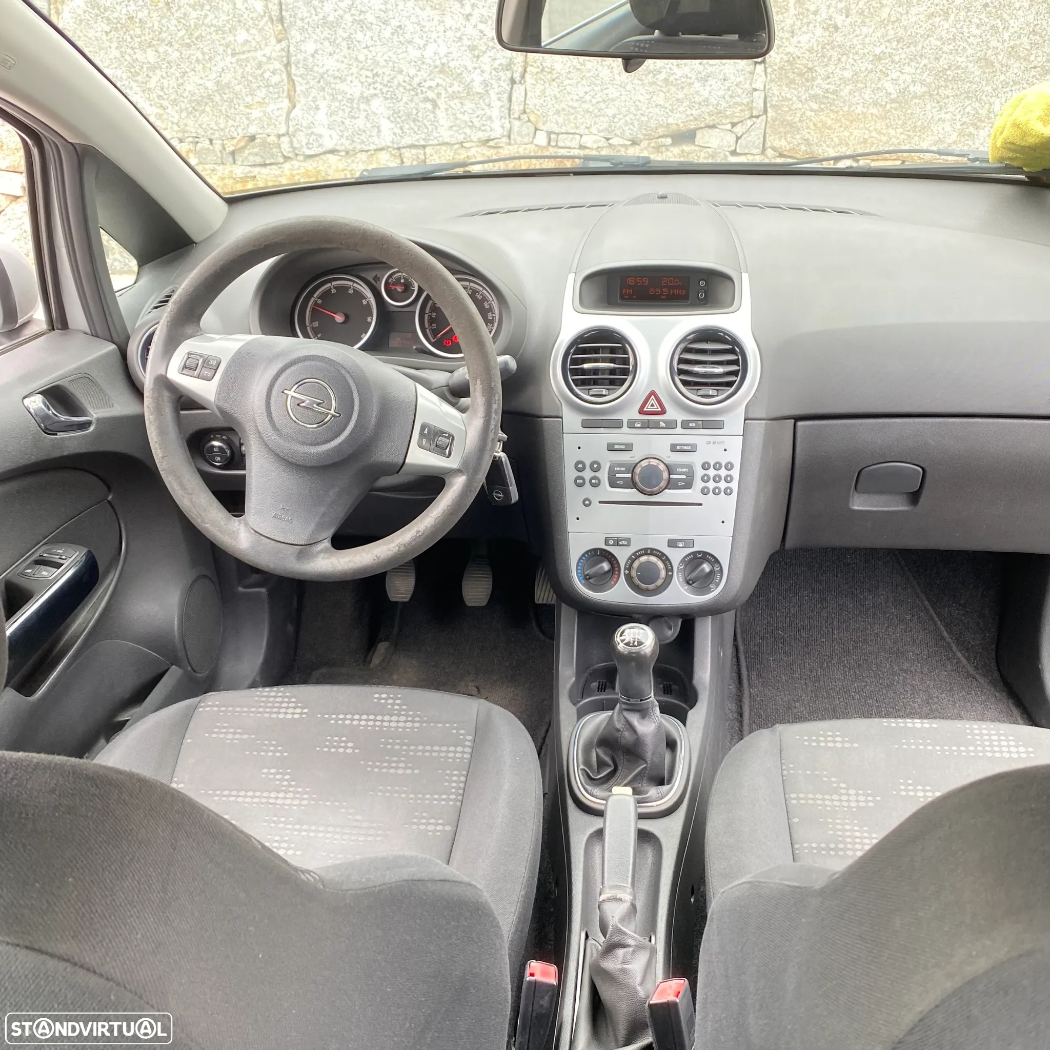 Opel Corsa 1.3 CDTi Enjoy EcoFLEX - 2