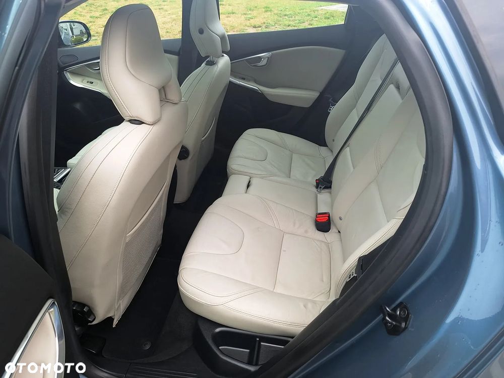 Volvo V40 D2 Summum - 14