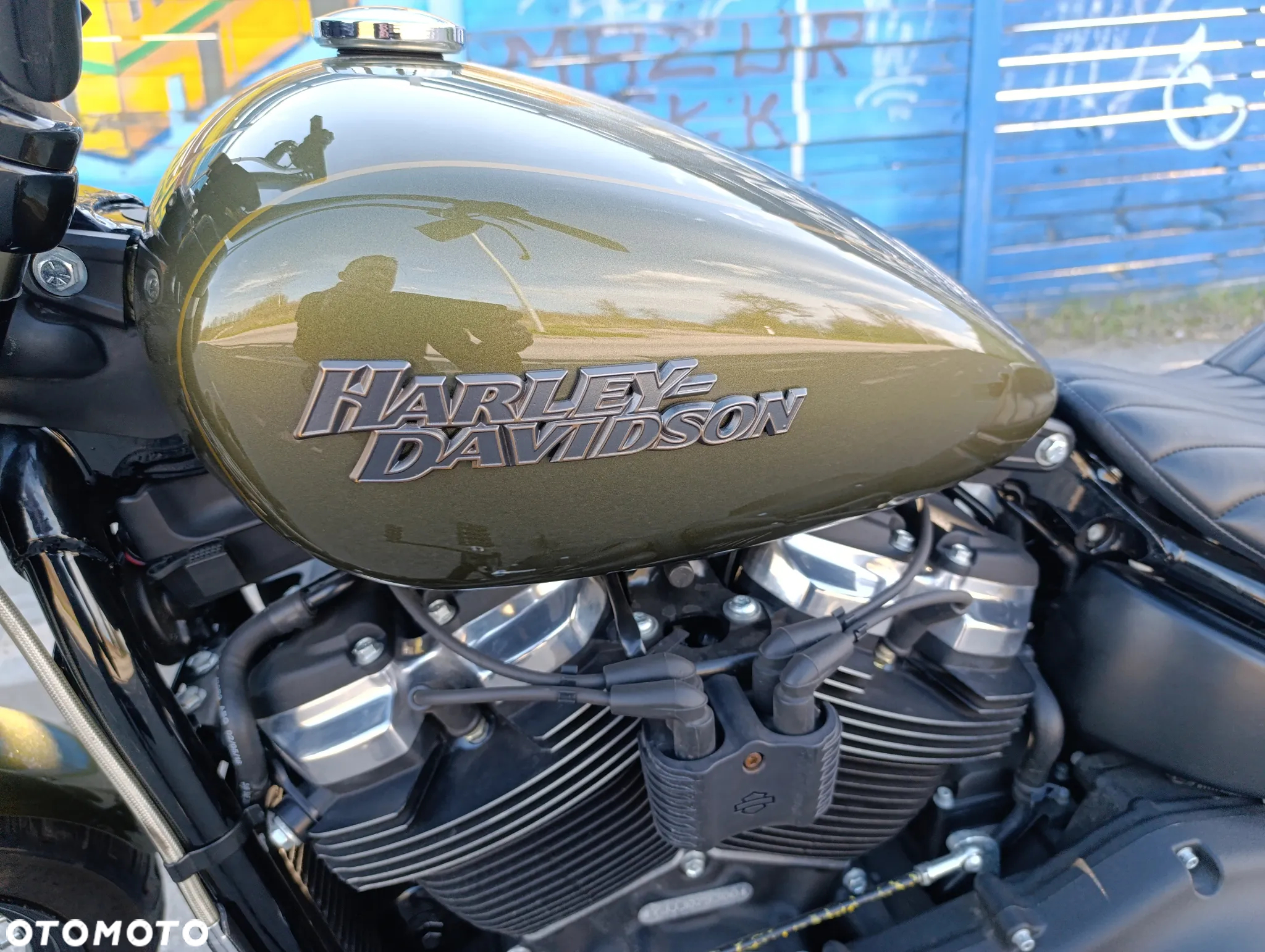 Harley-Davidson Softail Street Bob - 16