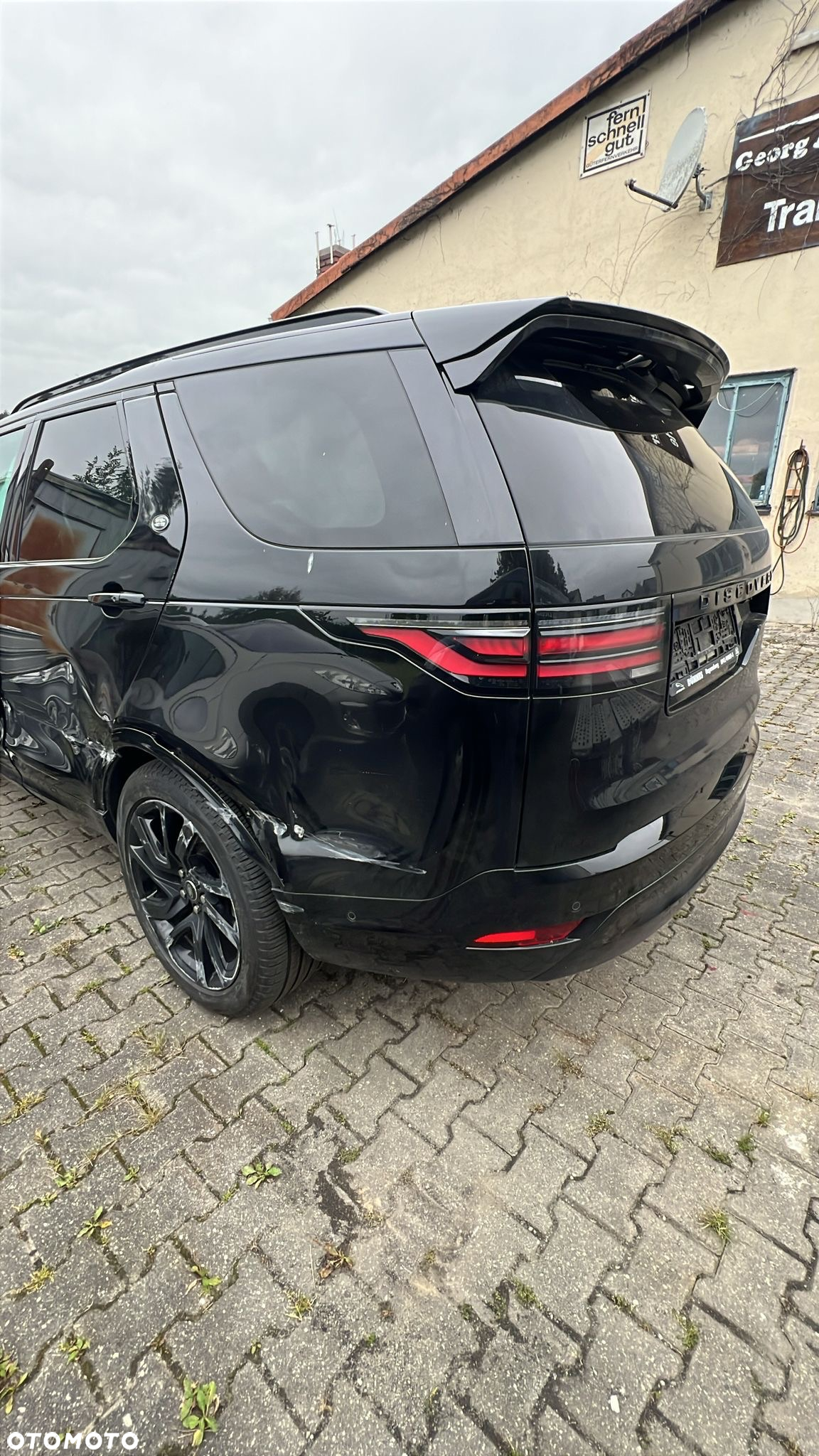 Land Rover Discovery D250 R-Dynamic SE - 11