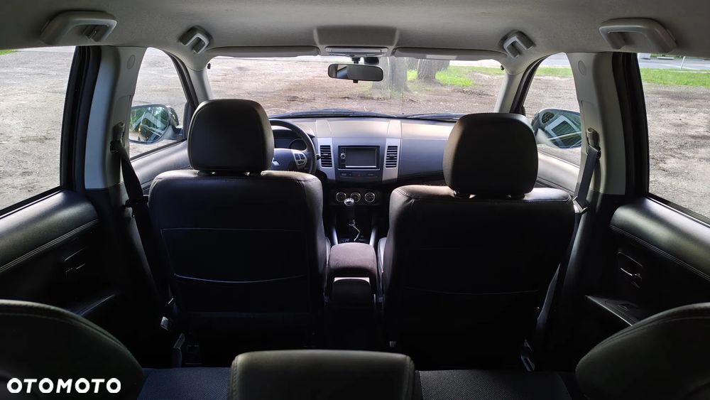 Mitsubishi Outlander 2.0 Intense + NAVI 2WD EU5 - 6