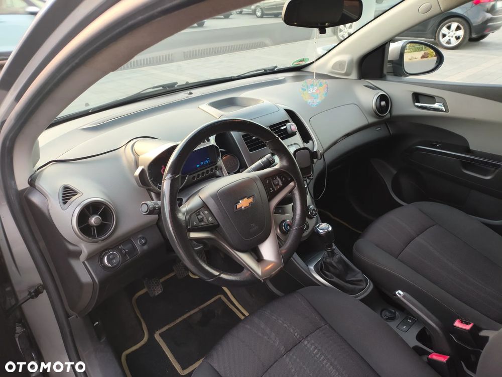 Chevrolet Aveo 1.3 D LTZ - 13