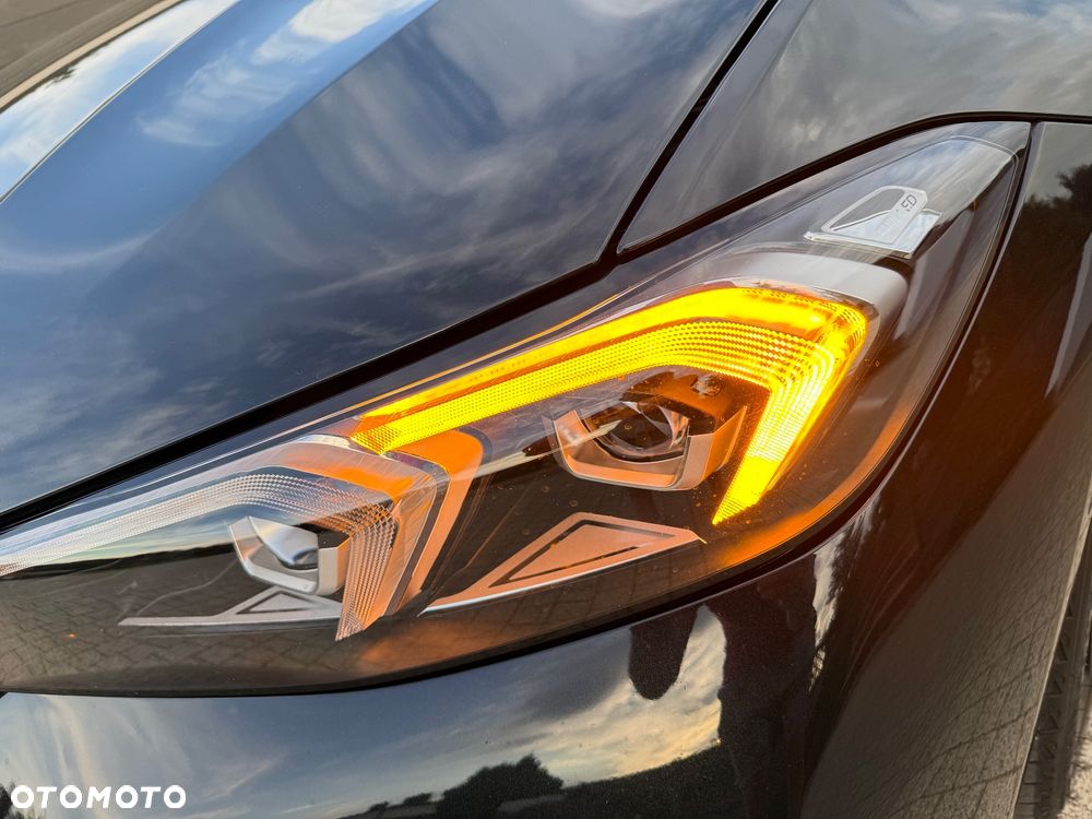 BMW Seria 3 330i xDrive M Sport - 12