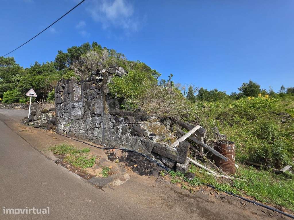 Santo António, Pico Moradia em Ruína para Reconstruir e Ampliar em ... - Grande imagem: 3/13