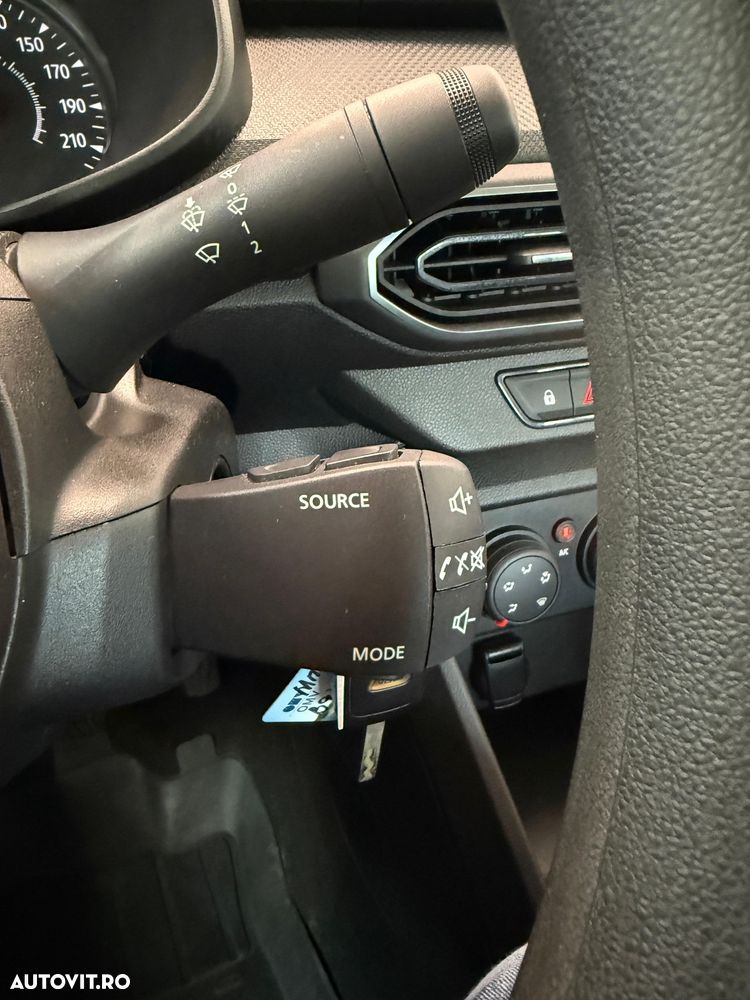 Dacia Logan TCe 90 Essential - 22