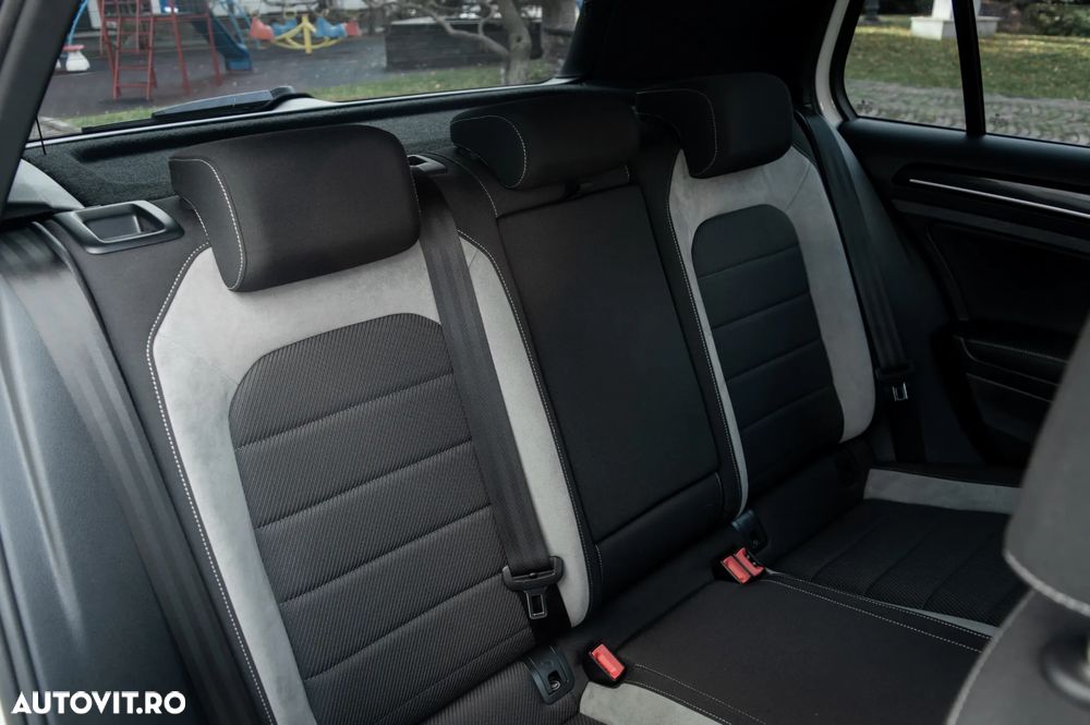 Volkswagen Golf - 16