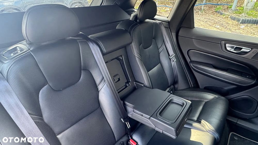 Volvo XC 60 T5 GPF AWD R-Design - 15