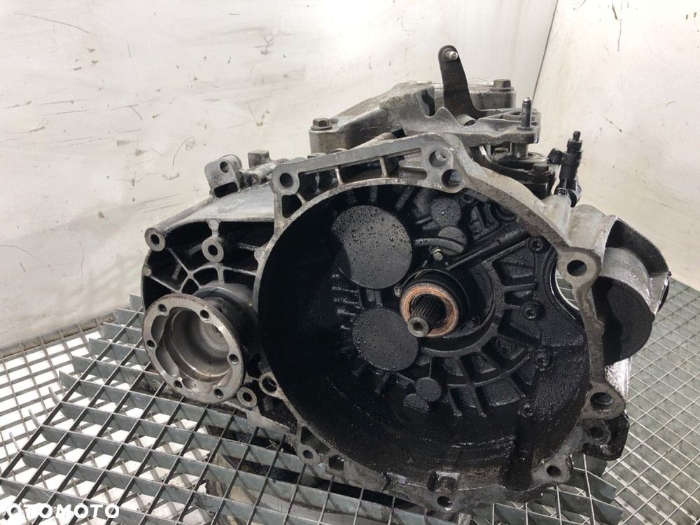 SKRZYNIA BIEGÓW  VW TOURAN (1T1, 1T2) 2003 - 2010 2.0 TDI 125 kW [170 KM] olej napędowy 2005 - - 1