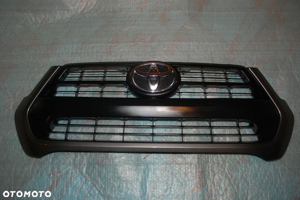 ATRAPA GRILL TOYOTA HILUX VIII 8 LIFT 2020 -> - 1