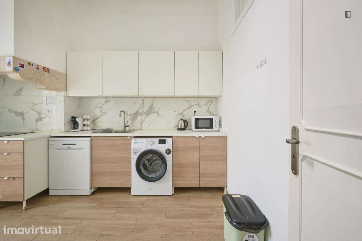 Quarto - localizado em Marquês de Pombal Lisbon - Grande imagem: 3/29