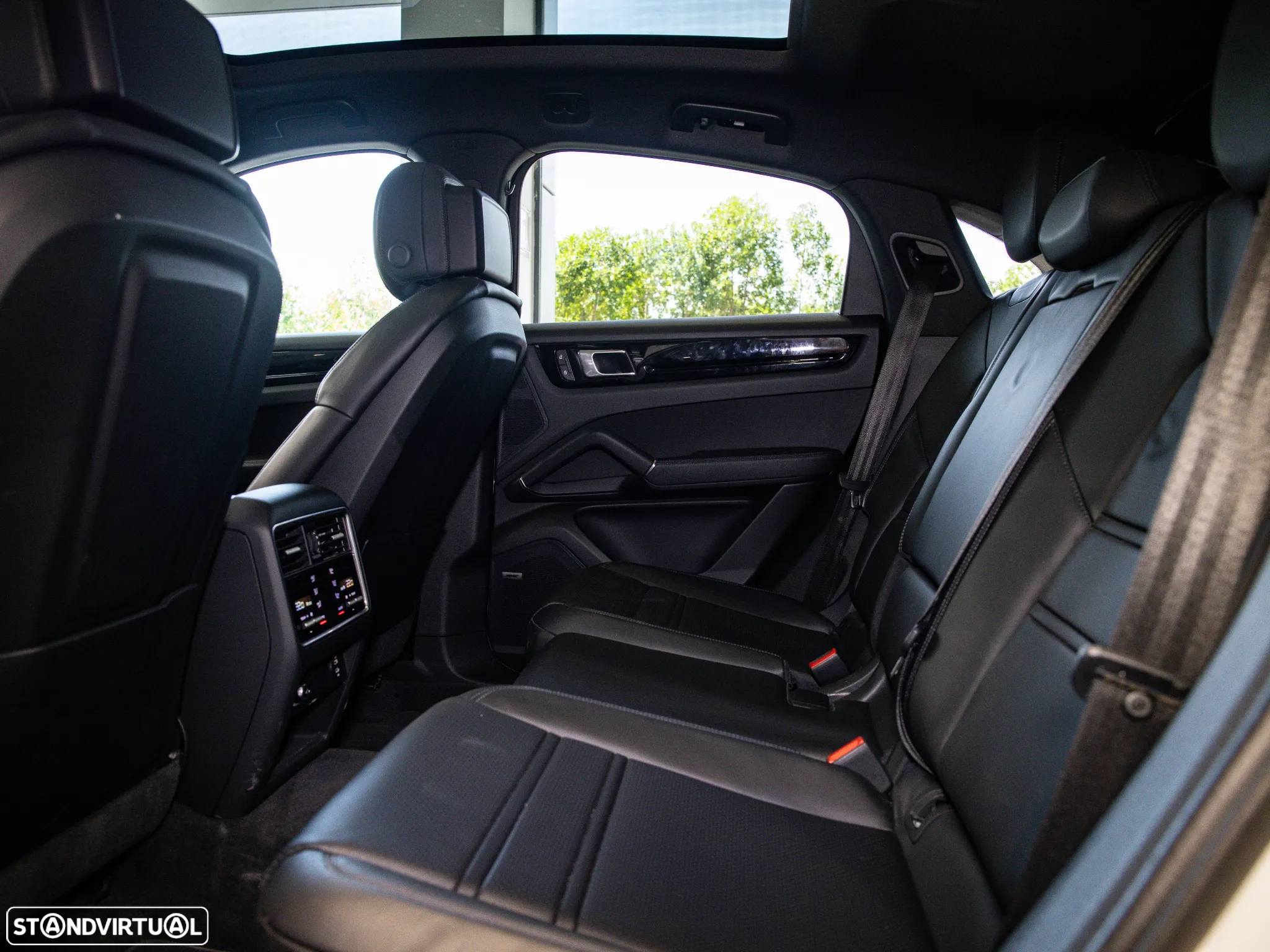 Porsche Cayenne Coupé E-Hybrid - 49