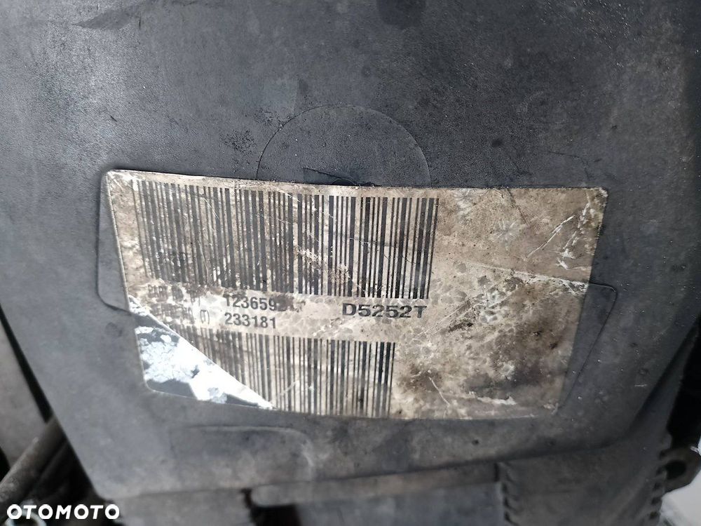 SILNIK VOLVO V70 II D5252T 2.5 D - 13