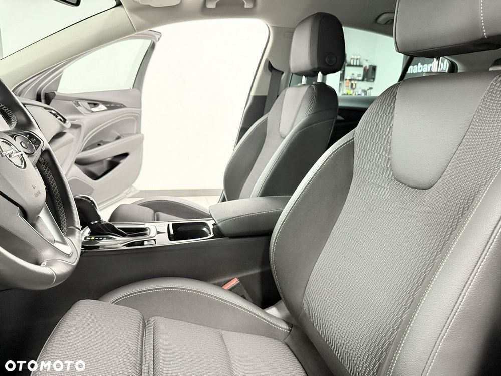 Opel Insignia - 36