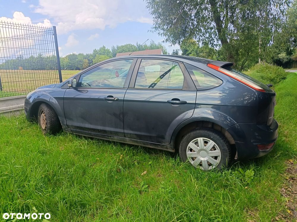 Ford Focus 1.6 Ambiente - 1