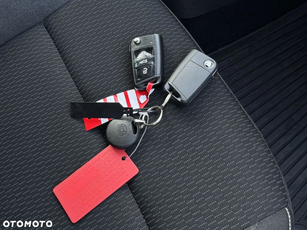 Skoda RAPID 1.2 TSI Active - 24