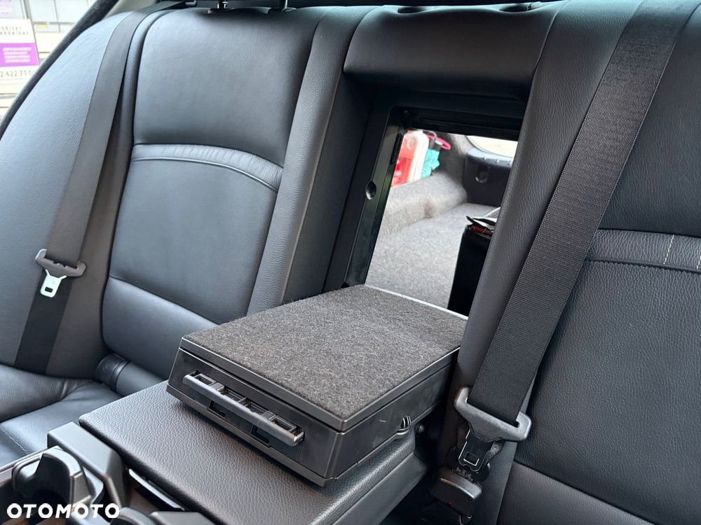 BMW Seria 5 520d xDrive - 14