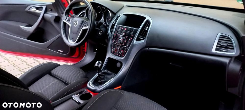 Opel Astra 1.6 Turbo Innovation - 11