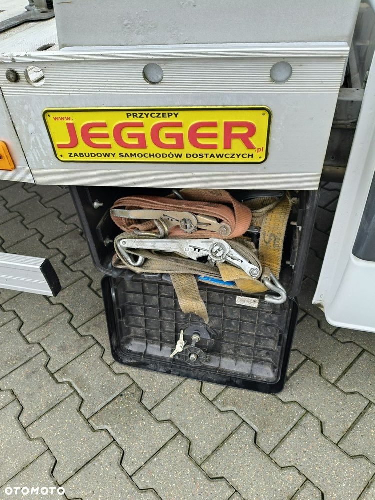 Mercedes-Benz Sprinter - 28