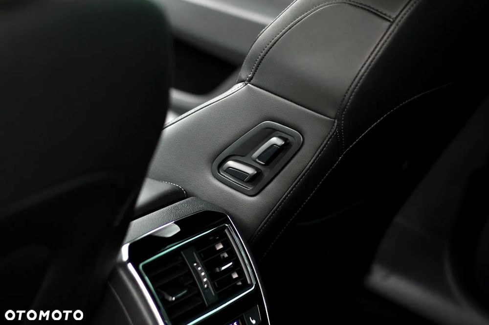 Skoda Superb 2.0 TDI DSG Premium Edition - 19