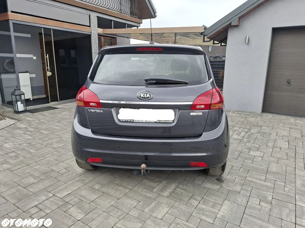 Kia Venga 1.4 CVVT UEFA EURO 2016 - 8