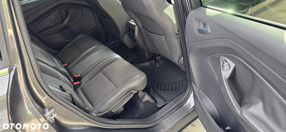 Ford Kuga 1.5 EcoBoost 2x4 Titanium - 20