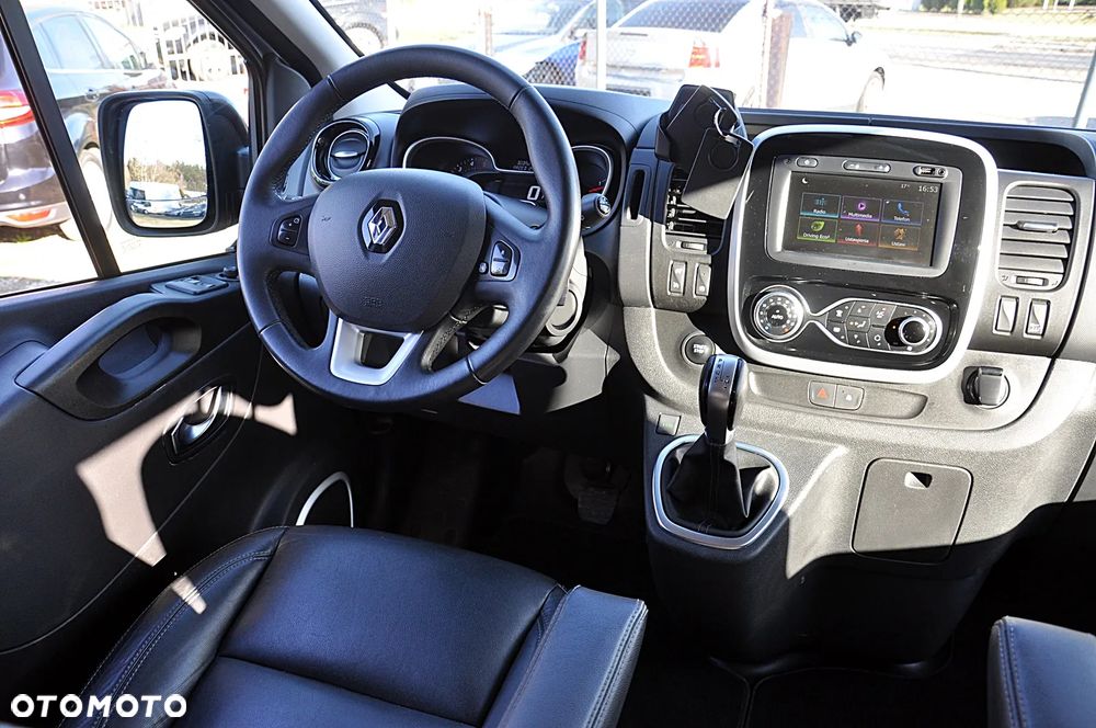 Renault Trafic Blue Spaceclass - 16