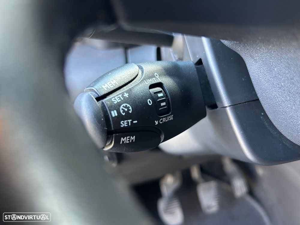 Citroën C3 Aircross 1.2 PureTech Shine Pack - 26