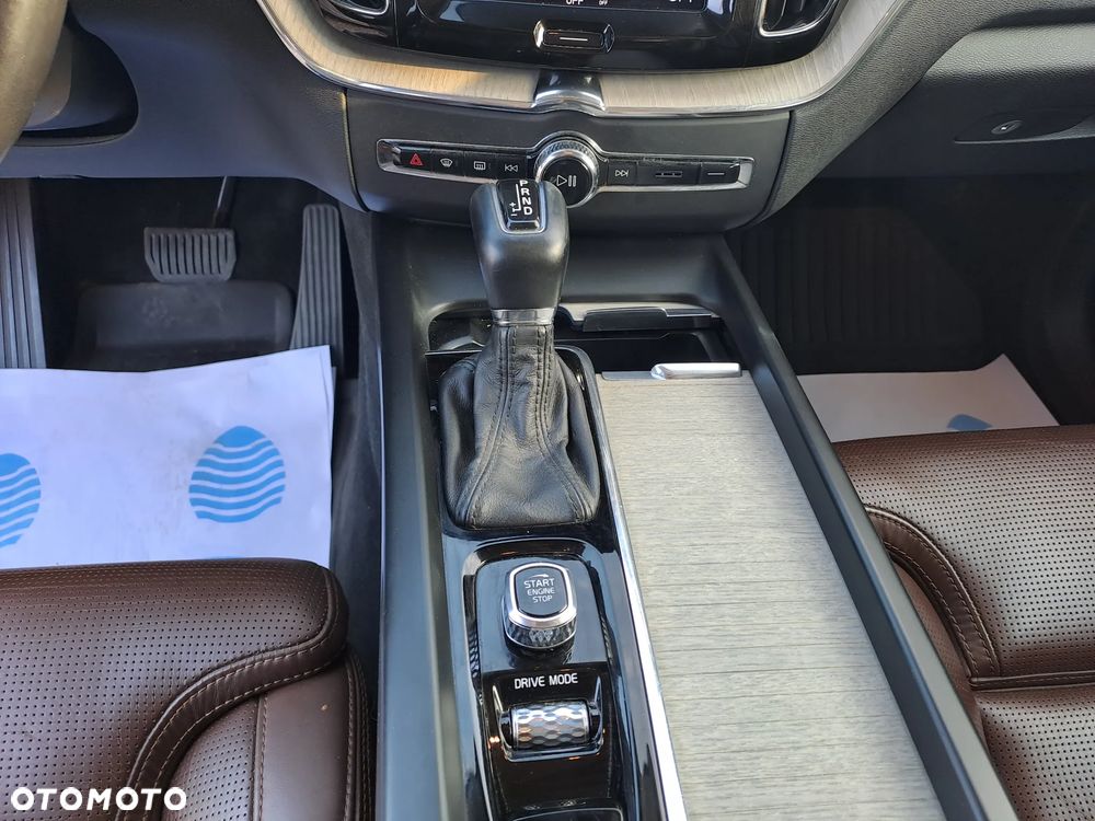 Volvo XC 60 T6 AWD Geartronic RDesign - 10