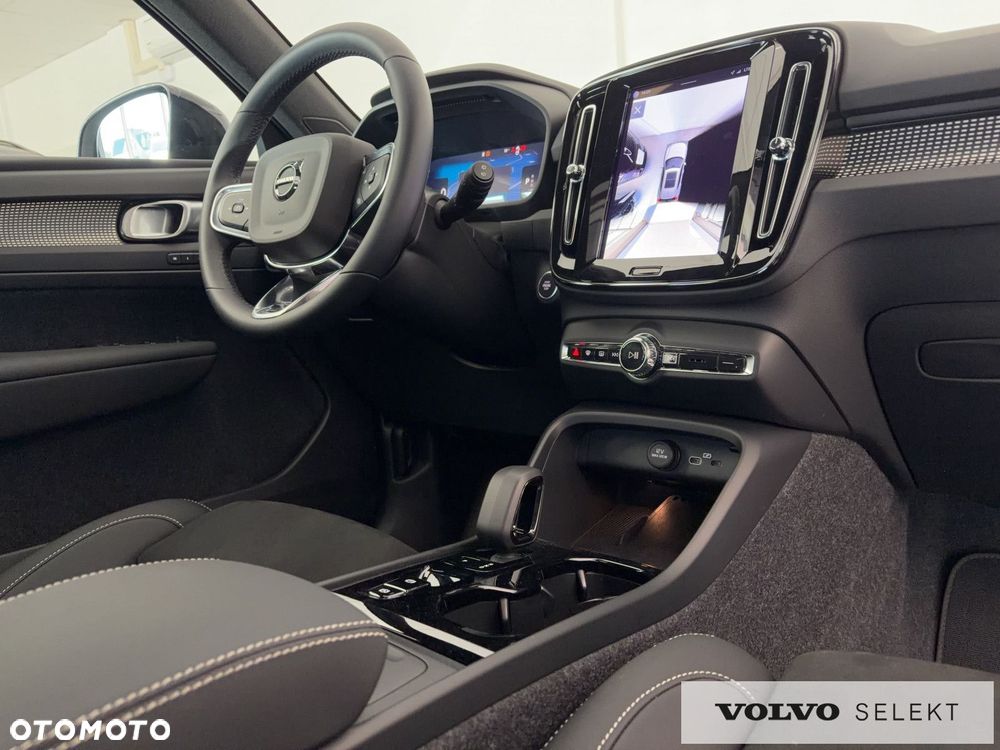 Volvo XC 40 B4 B DKG Ultra Black Edition - 22