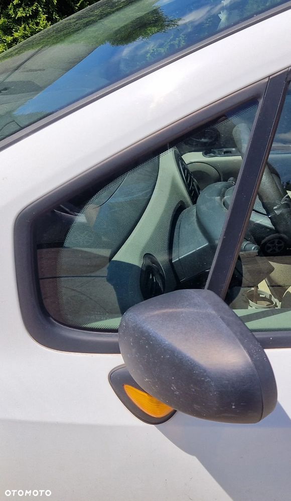 RENAULT MODUS SZYBA DRZWI LEWY PRZÓD - 1