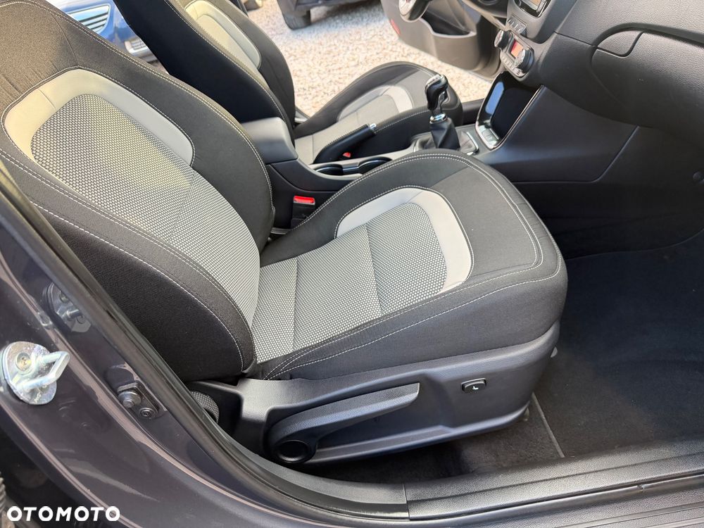 Kia Ceed - 27