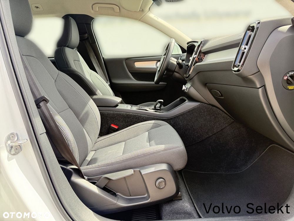 Volvo XC 40 - 25