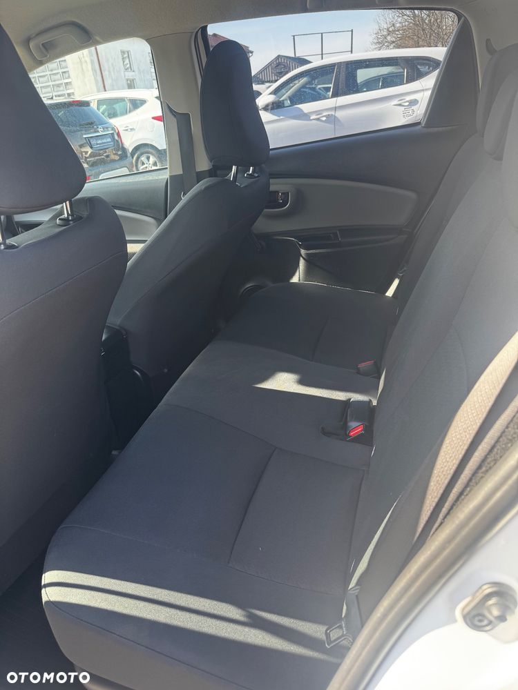 Toyota Yaris Hybrid 100 Life - 6