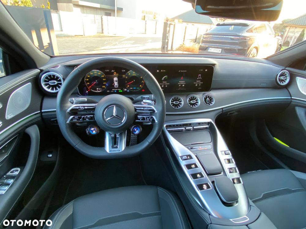 Mercedes-Benz AMG GT 43 4Matic+ Speedshift TCT 9G - 32
