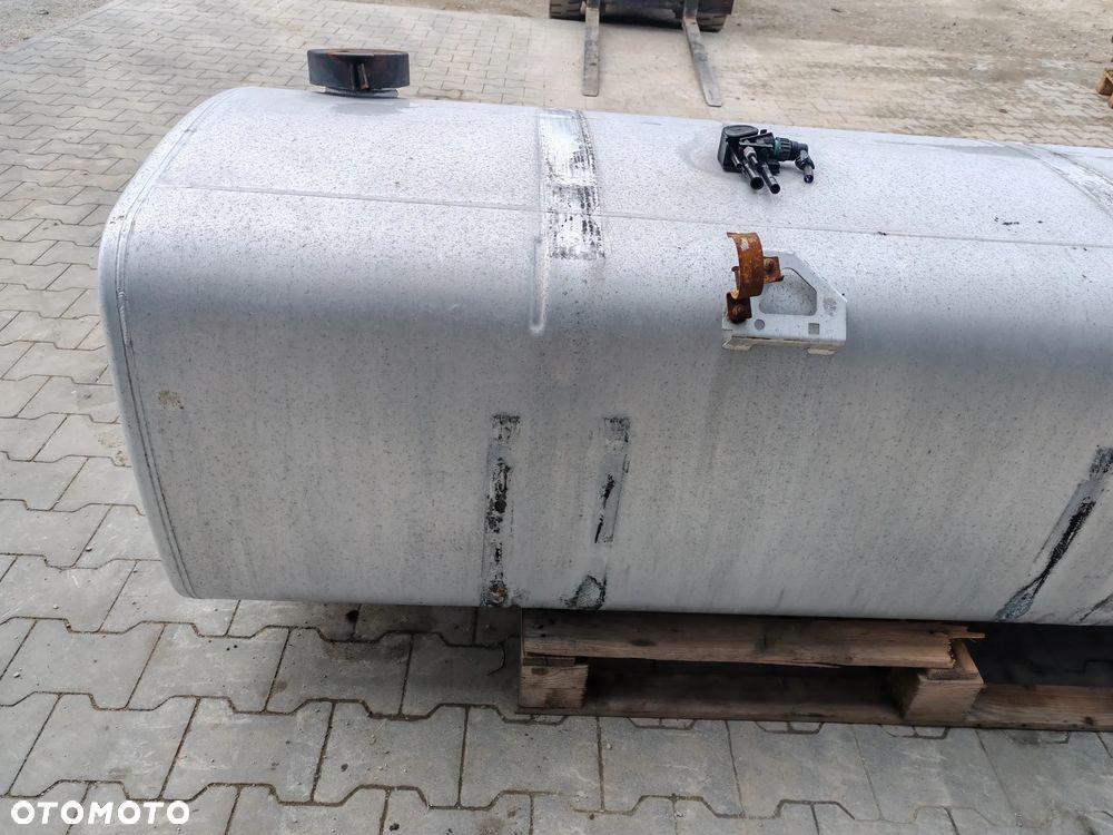 Zbiornik paliwa 225CM długość DAF XF CF - 4
