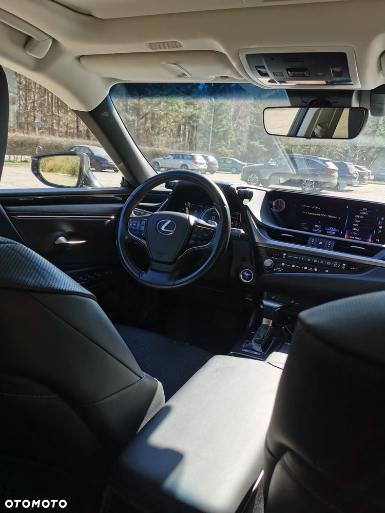 Lexus ES 300h Business Edition - 35