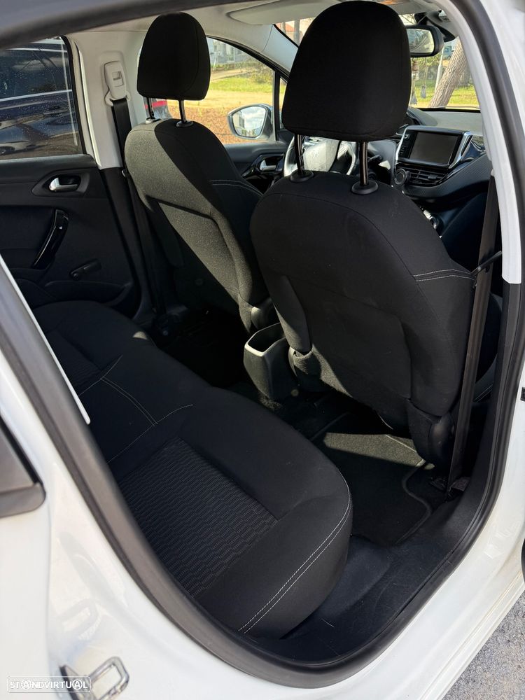Peugeot 208 1.2 PureTech Active - 16