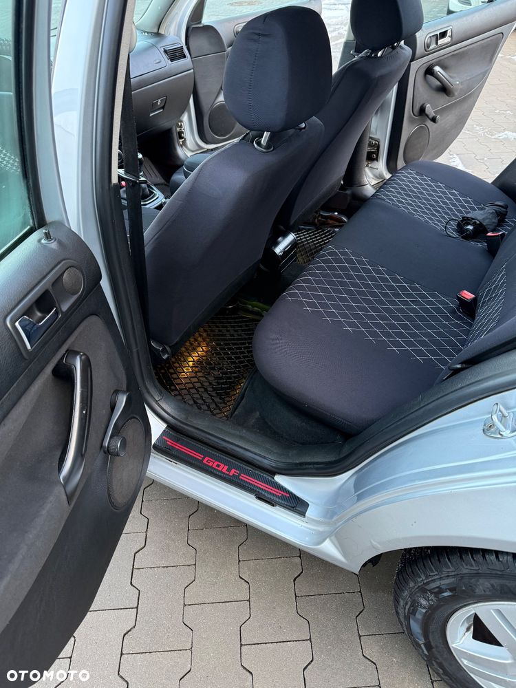 Volkswagen Golf 1.9 TDI Highline - 19