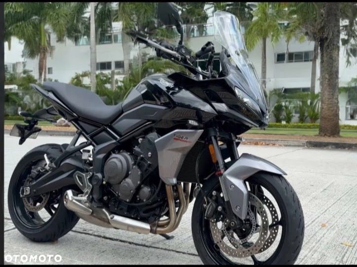 Triumph Tiger - 1