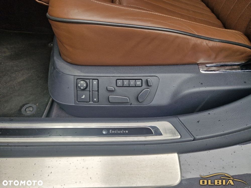 Volkswagen Phaeton - 22