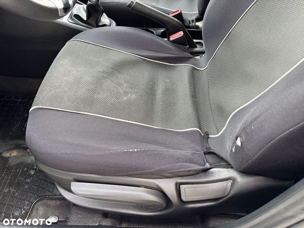Kia Rio 1.2 M - 12
