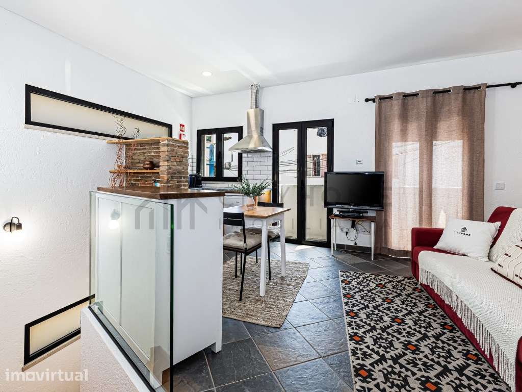 Moradia T0+1 em Loft com 2 wcs e garagem no Centro Histórico de Alb... - Grande imagem: 2/26